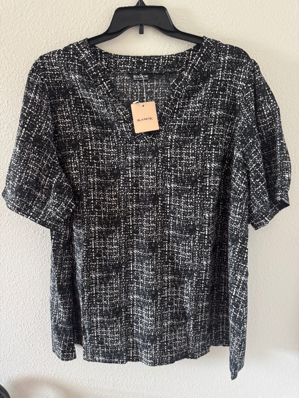 2 Bloomchic Short Sleeve Blouses NWT size 22/24